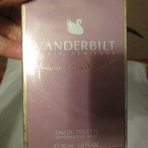 NIB Vanderbilt Eau de Toilette Spray 1 fl oz (30ml)